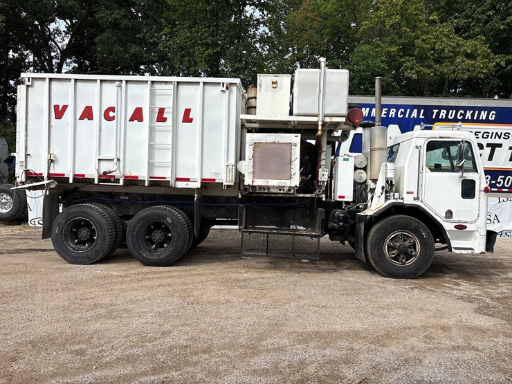 1990-peterbilt-320-image-6