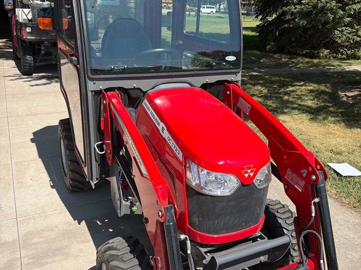 2021-massey-ferguson-4-image-17