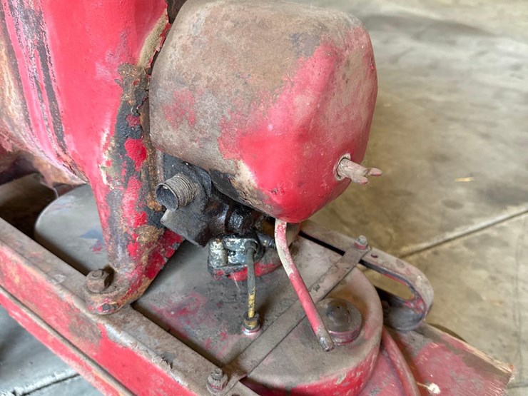 international-harvester-lb-gas-engine-image-7