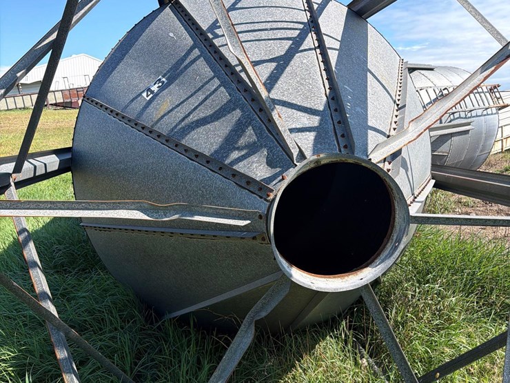 hog-slat-15-ton-bulk-bin-image-4