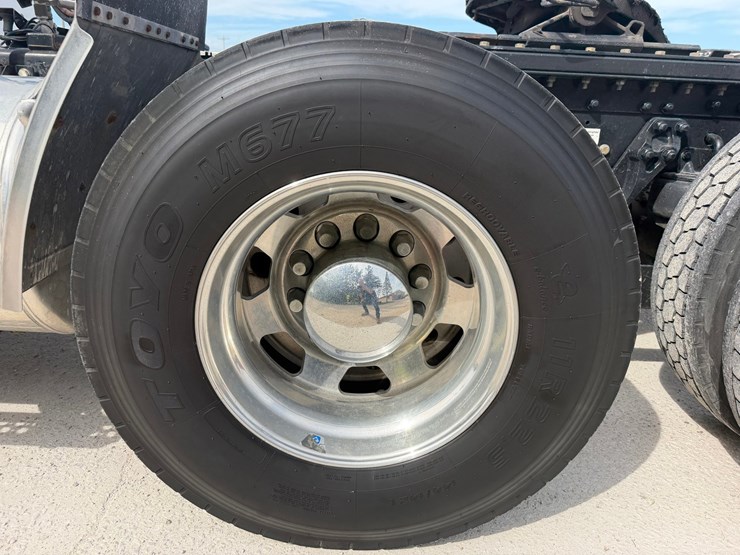 2016-kenworth-w900l-image-66