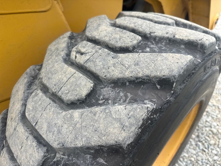 john-deere-250-image-58