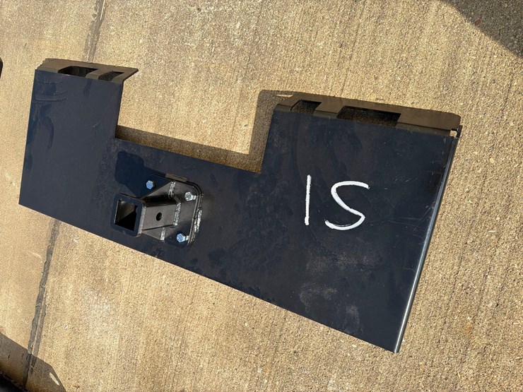 heavy-duty-skidloader-receiver-hitch-back-plate-image-2