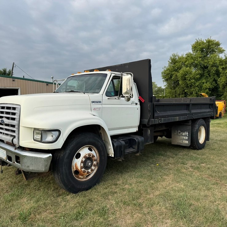 1998 FORD F800