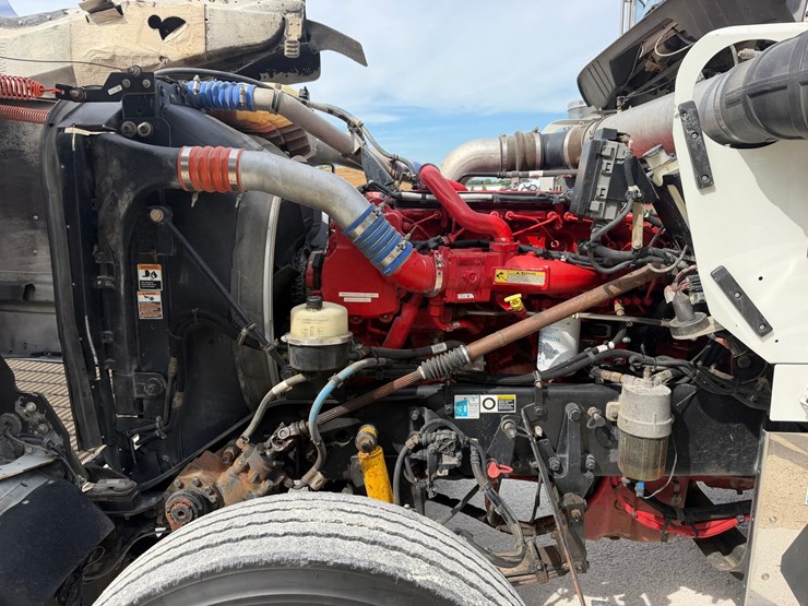 2016-kenworth-w900l-image-53