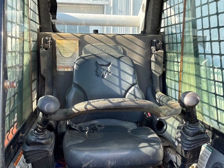 2008-bobcat-s250-image-32