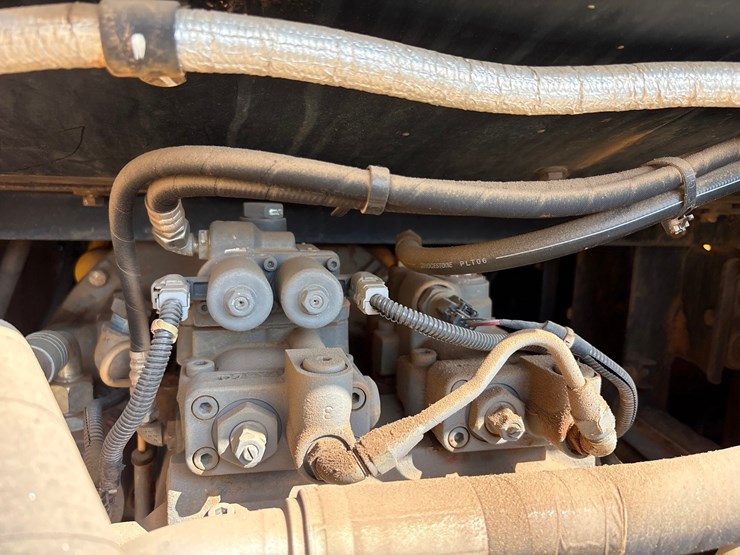 deere-250g-lc-image-35