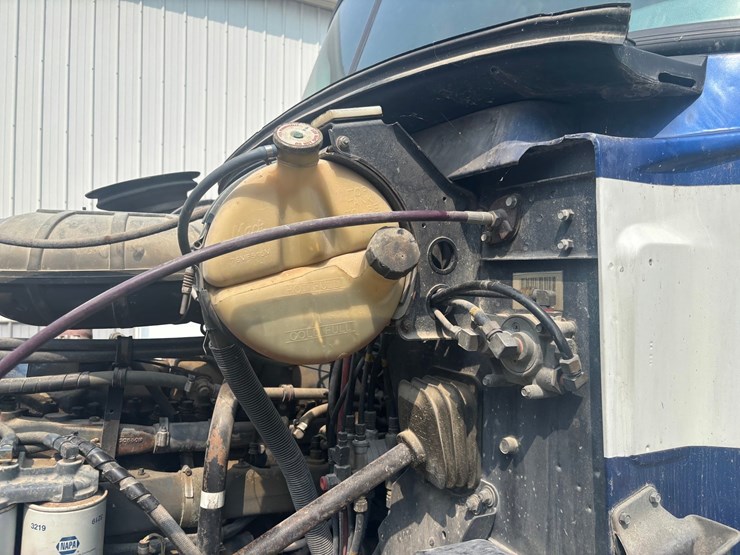 1995-mack-ch613-image-40