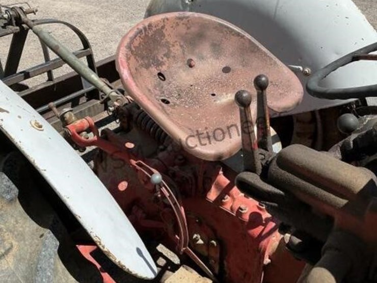 ford-8n-image-16