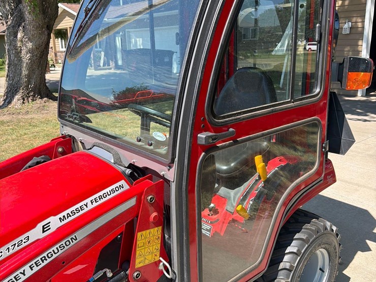 2021-massey-ferguson-4-image-11