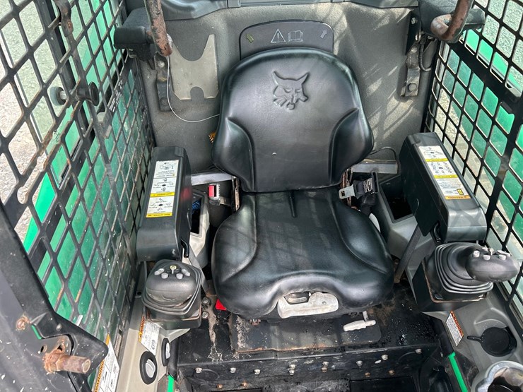 2017-bobcat-t550-image-40