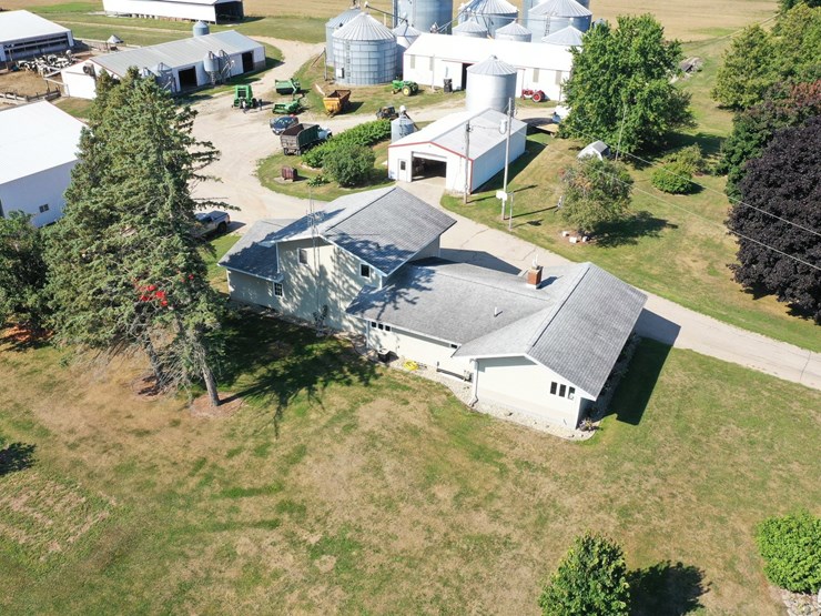 #60000-•-29.92-acre-farm-with-home,-barns-&-outbuildings-image-7