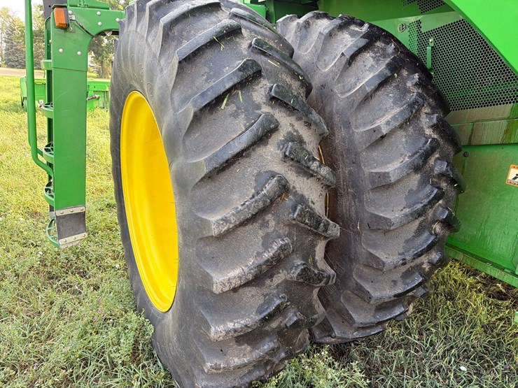 2013-john-deere-s660-image-36
