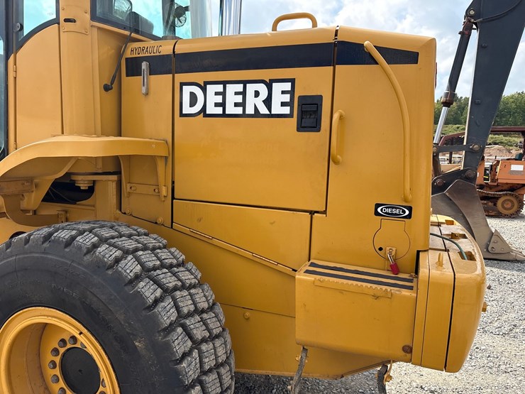 deere-444h-image-18
