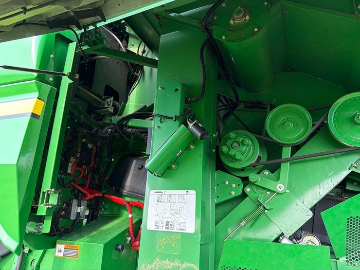 2013-john-deere-s660-image-55
