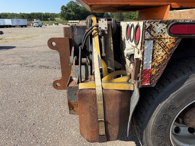 #2470-•-2002-tor-truck-dr-4280-crane-truck-image-24