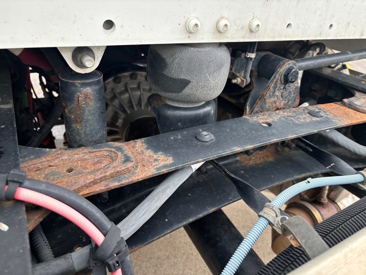 #2297-•-2017-freightliner-m2-single-axle-day-cab-truck-tractor-image-76