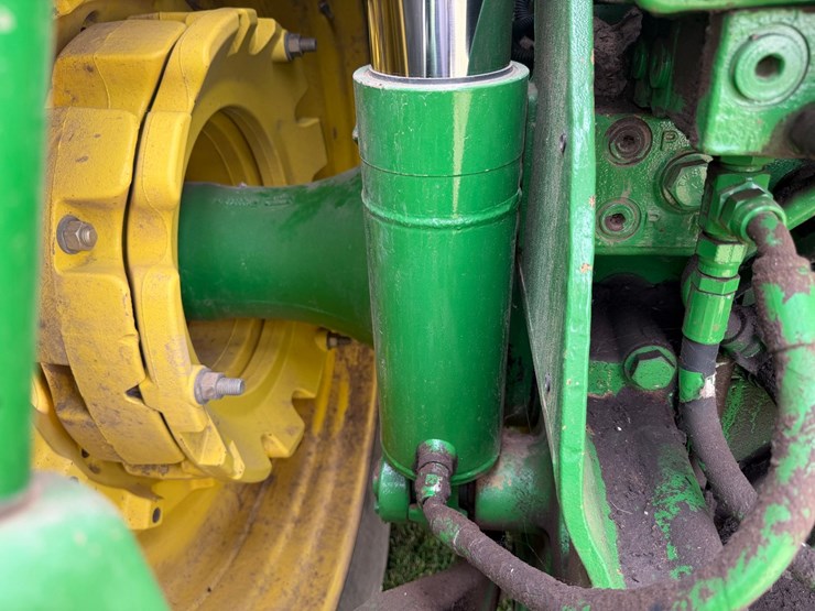 john-deere-8130-image-35