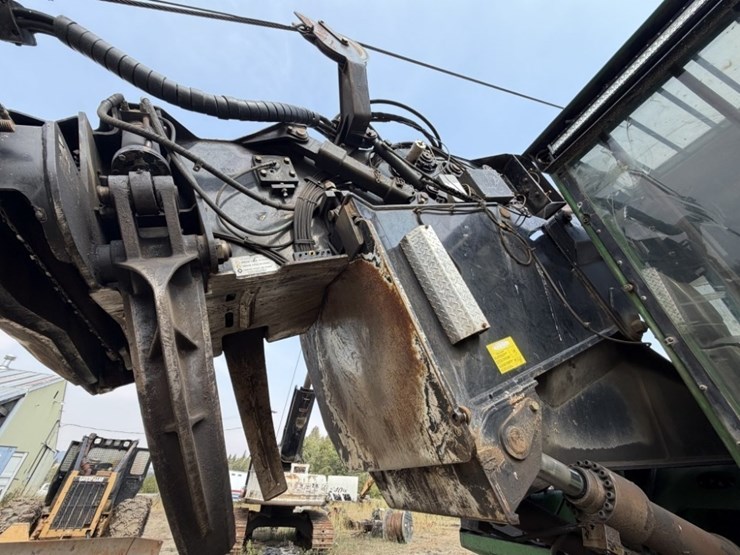 2011-deere-2454d-image-17