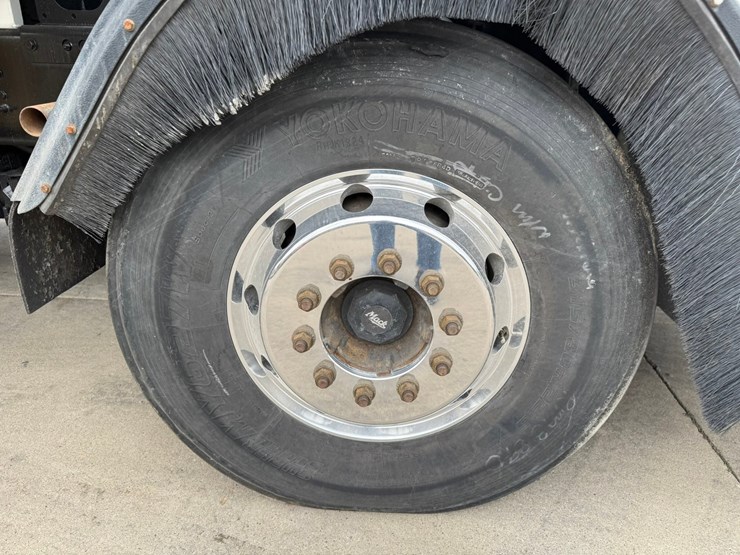 2015-mack-leu613-image-92