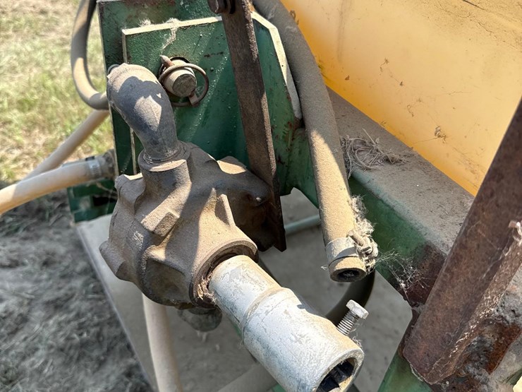 3pt-200-gallon-sprayer-image-16