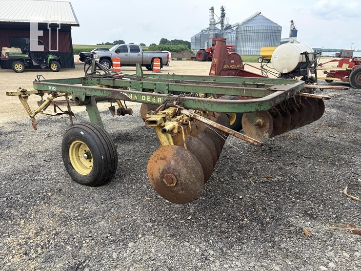 john-deere-210-image-2