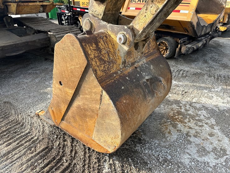 caterpillar-225d-lc-image-25