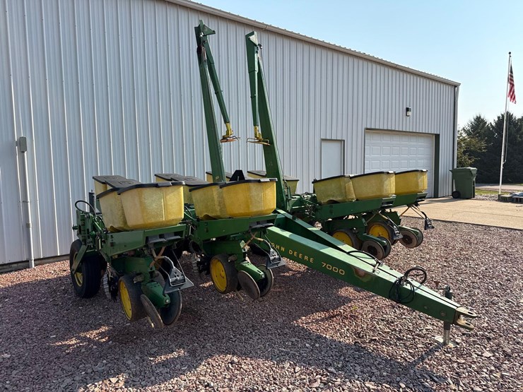 john-deere-7000-image-3