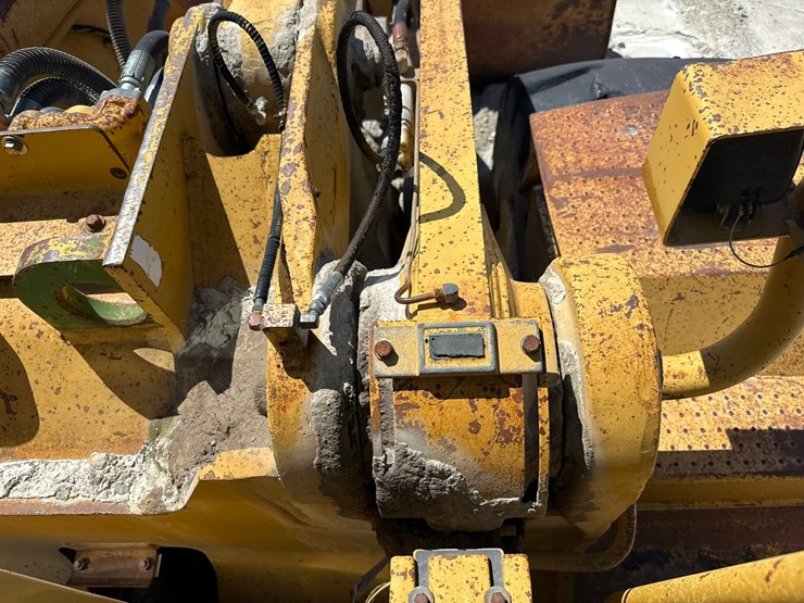 caterpillar-988-image-111