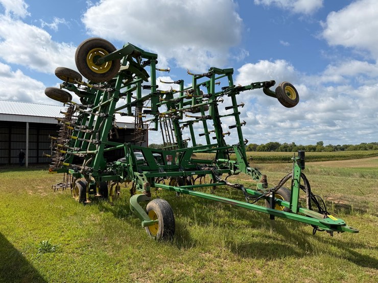 john-deere-2200-image-1