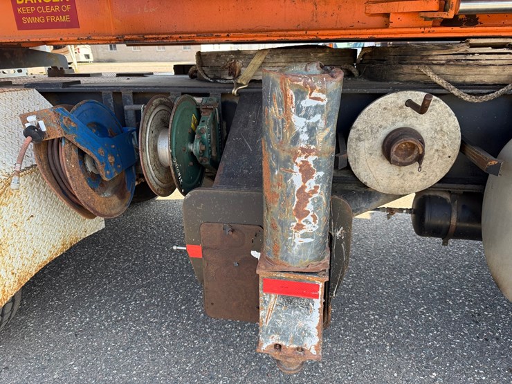 #2470-•-2002-tor-truck-dr-4280-crane-truck-image-48
