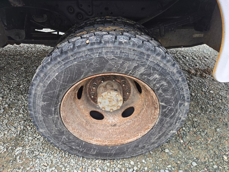 2011-ford-f550-image-73