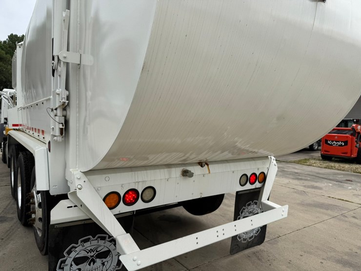 2015-mack-leu613-image-30