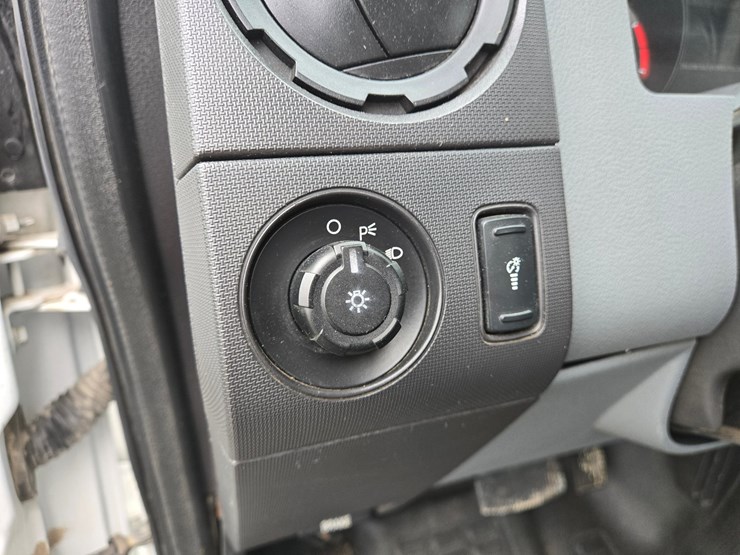 2011-ford-f550-image-60