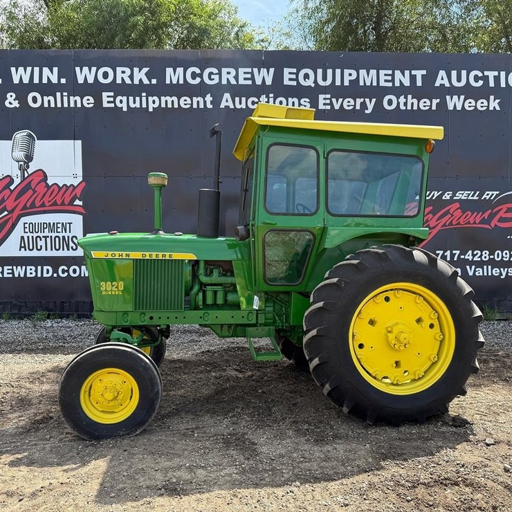 JOHN DEERE 3020