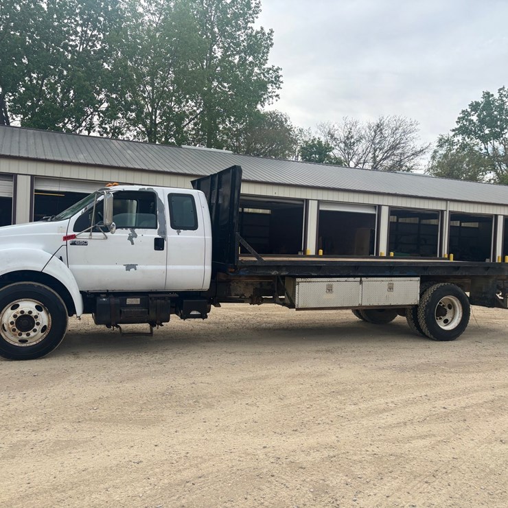 2000 FORD 2000