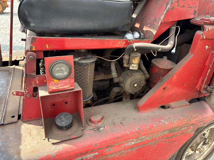 #61426-•-clark-forklift-image-24