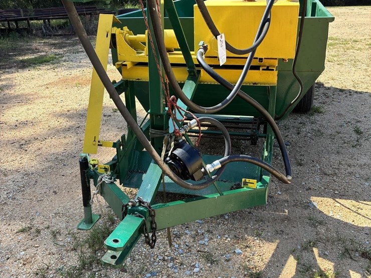 lewis-fertilize-spreader-image-1