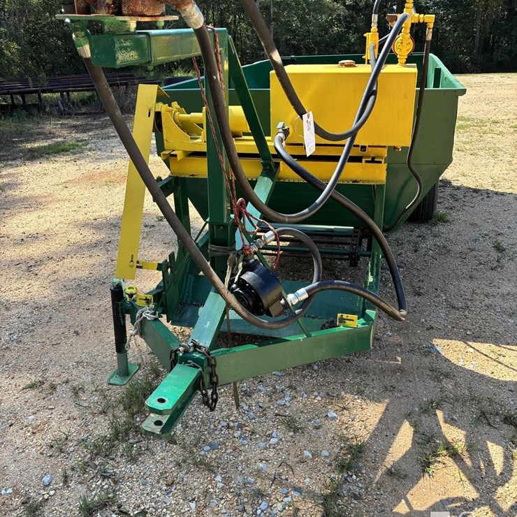 LEWIS FERTILIZE SPREADER