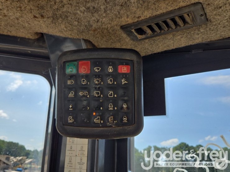 2018-deere-850k-lgp-image-46