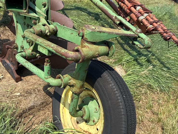 john-deere-4-bottom-plow-image-7