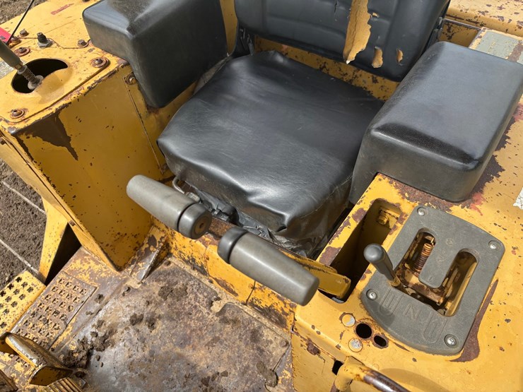 caterpillar-d4h-image-44