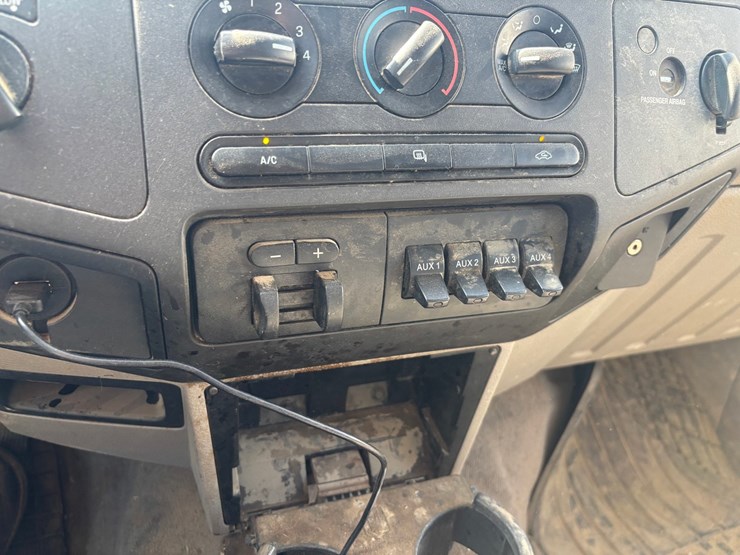 2009-ford-f350-image-48