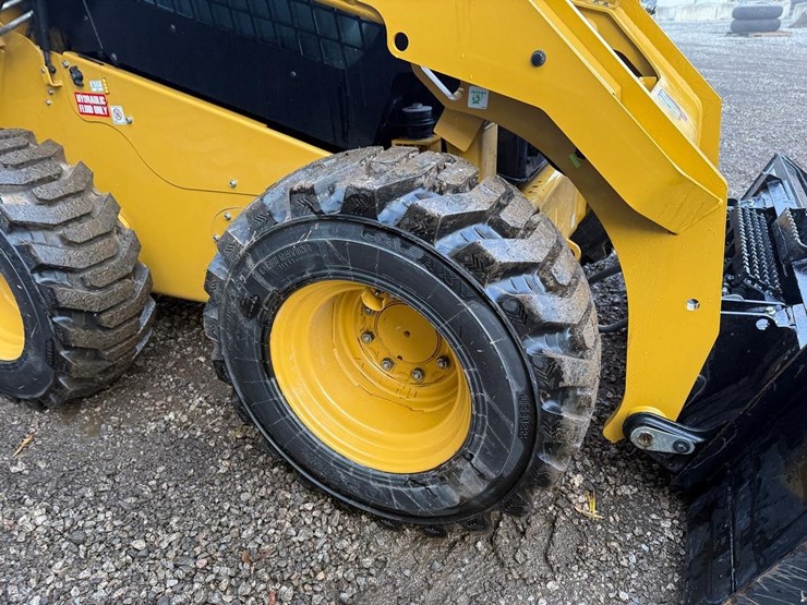 2024-caterpillar-262d3-image-12