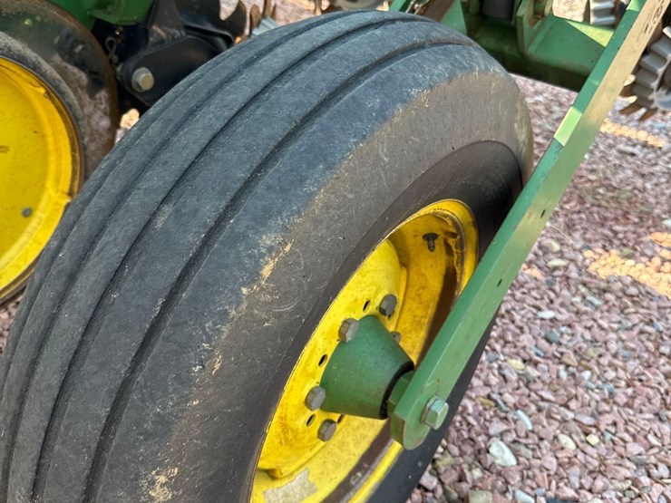 john-deere-7000-image-18