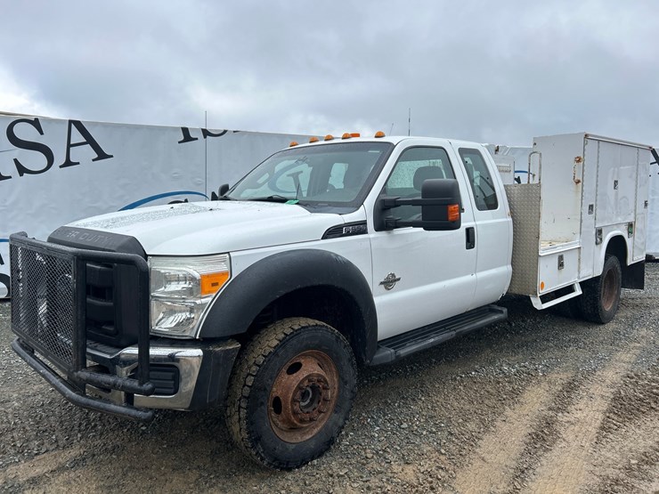 2011-ford-f550-image-1