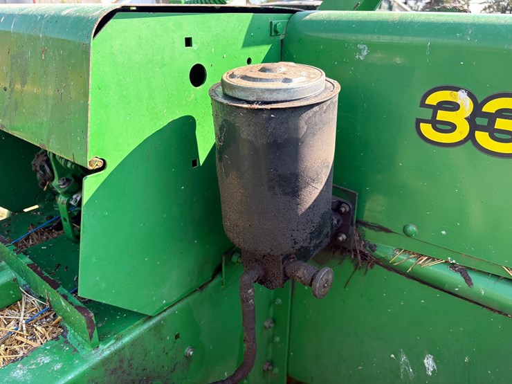 john-deere-338-image-17