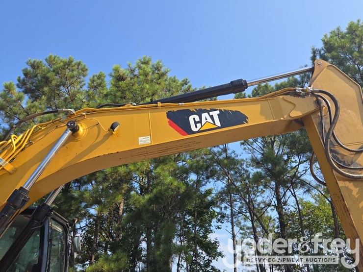 2019-caterpillar-335fl-image-23