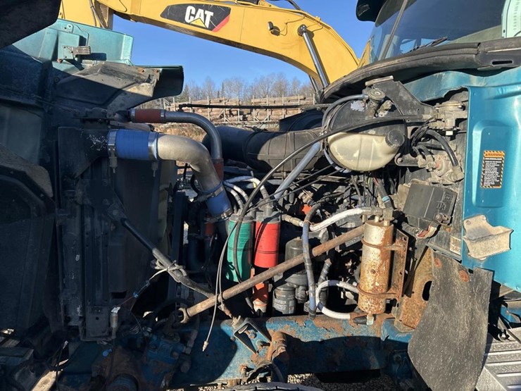 2001-mack-ch613-image-64