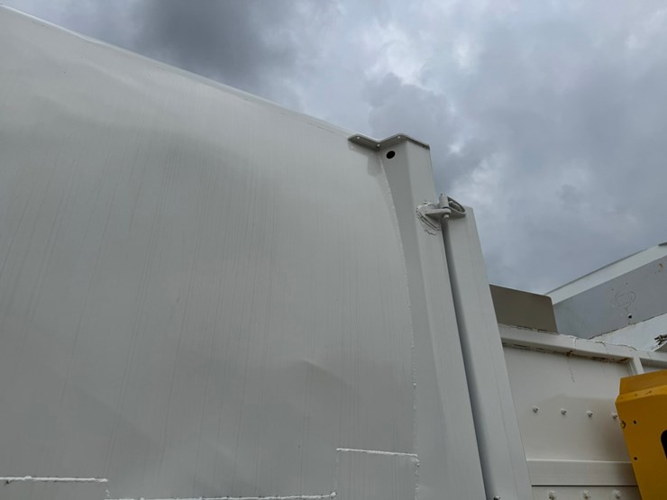 2015-mack-leu613-image-39